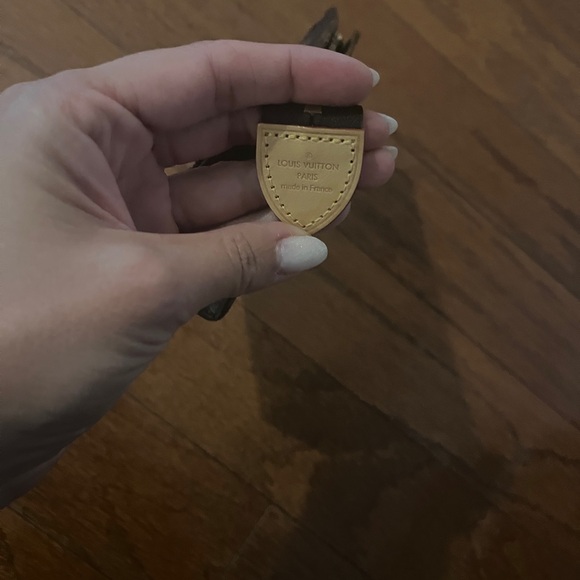 Louis Vuitton Poche Toilette - Picture 2 of 4